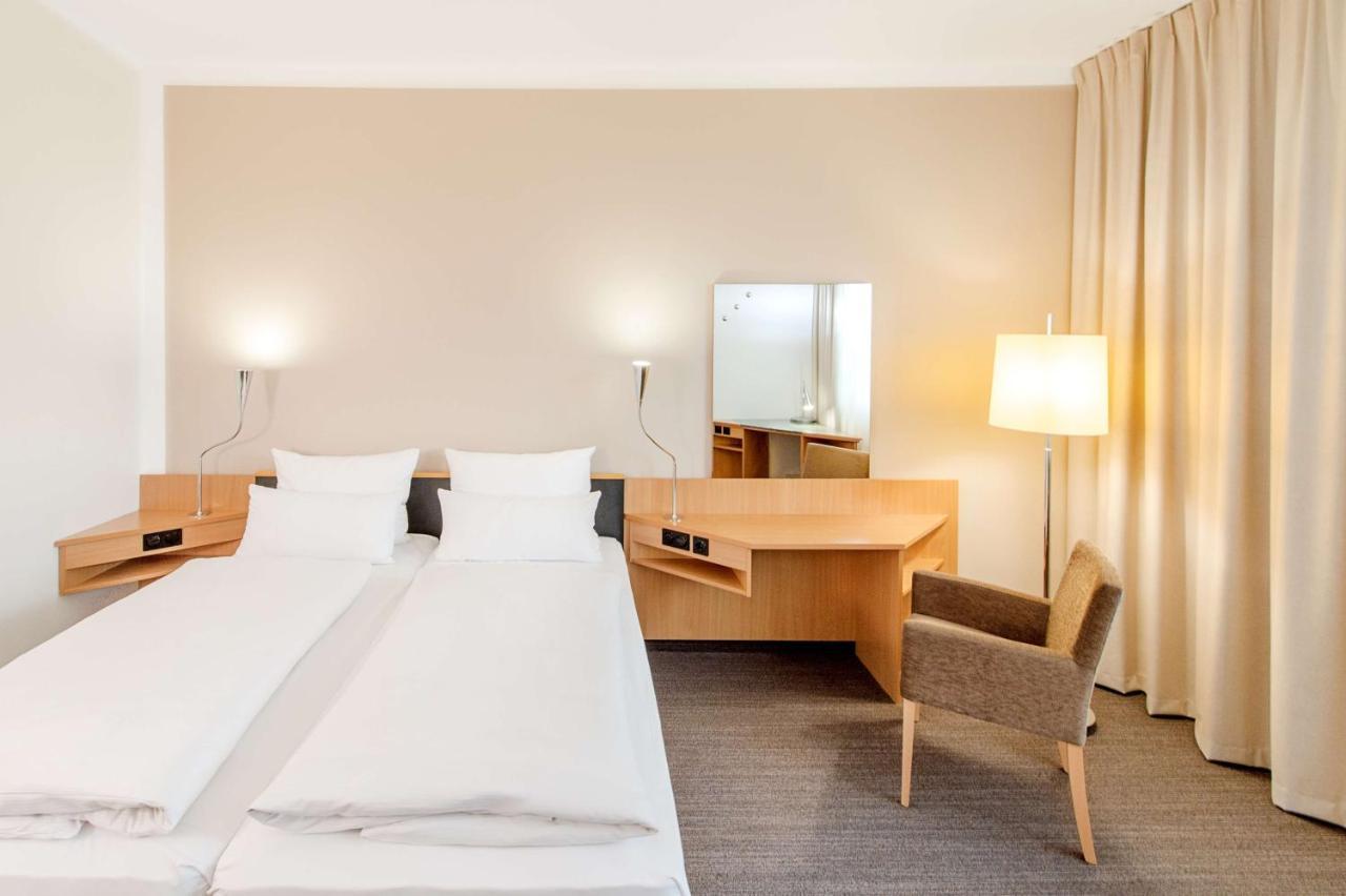 Nh Muenchen Messe Hotel Ngoại thất bức ảnh