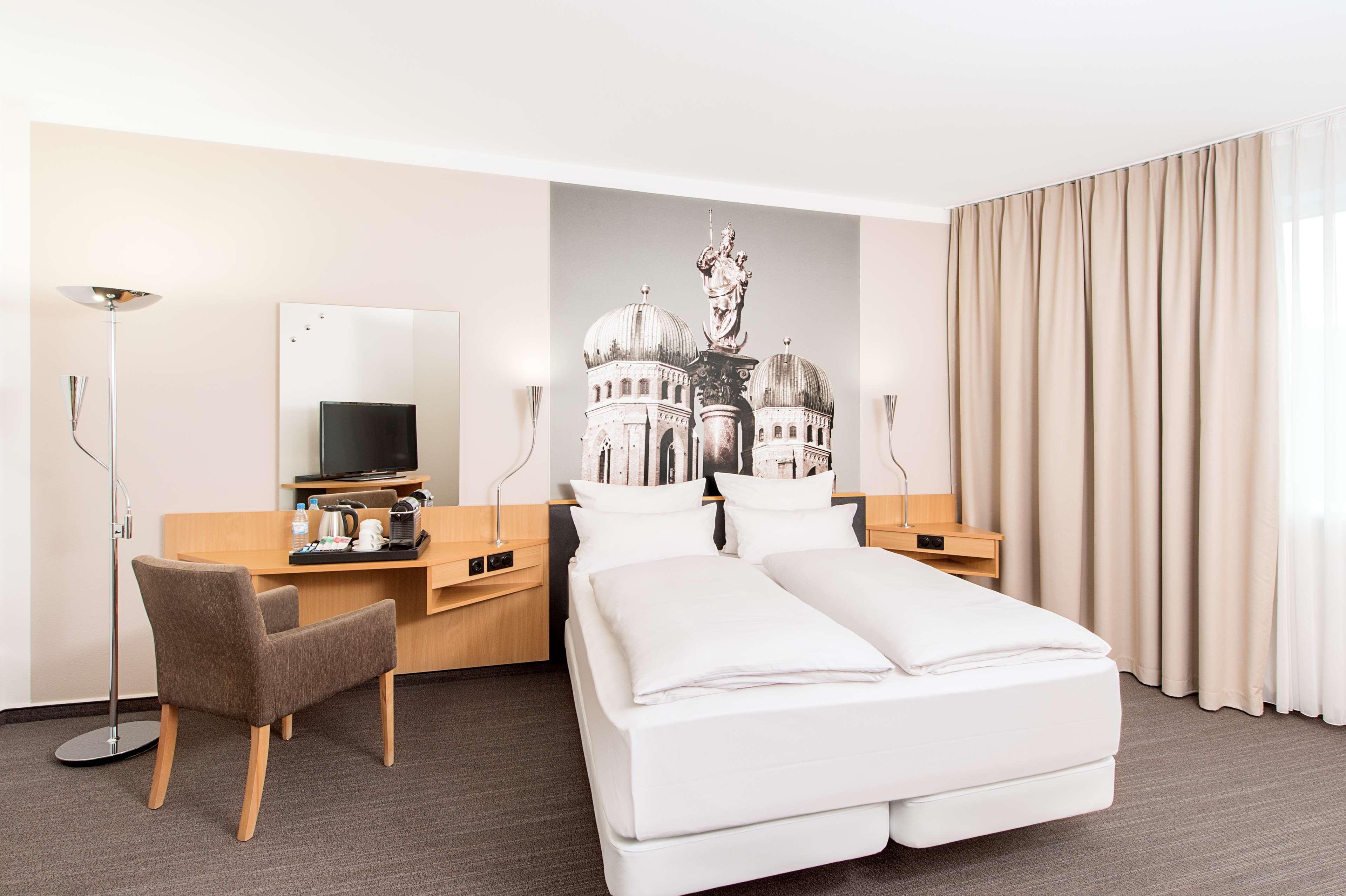 Nh Muenchen Messe Hotel Ngoại thất bức ảnh