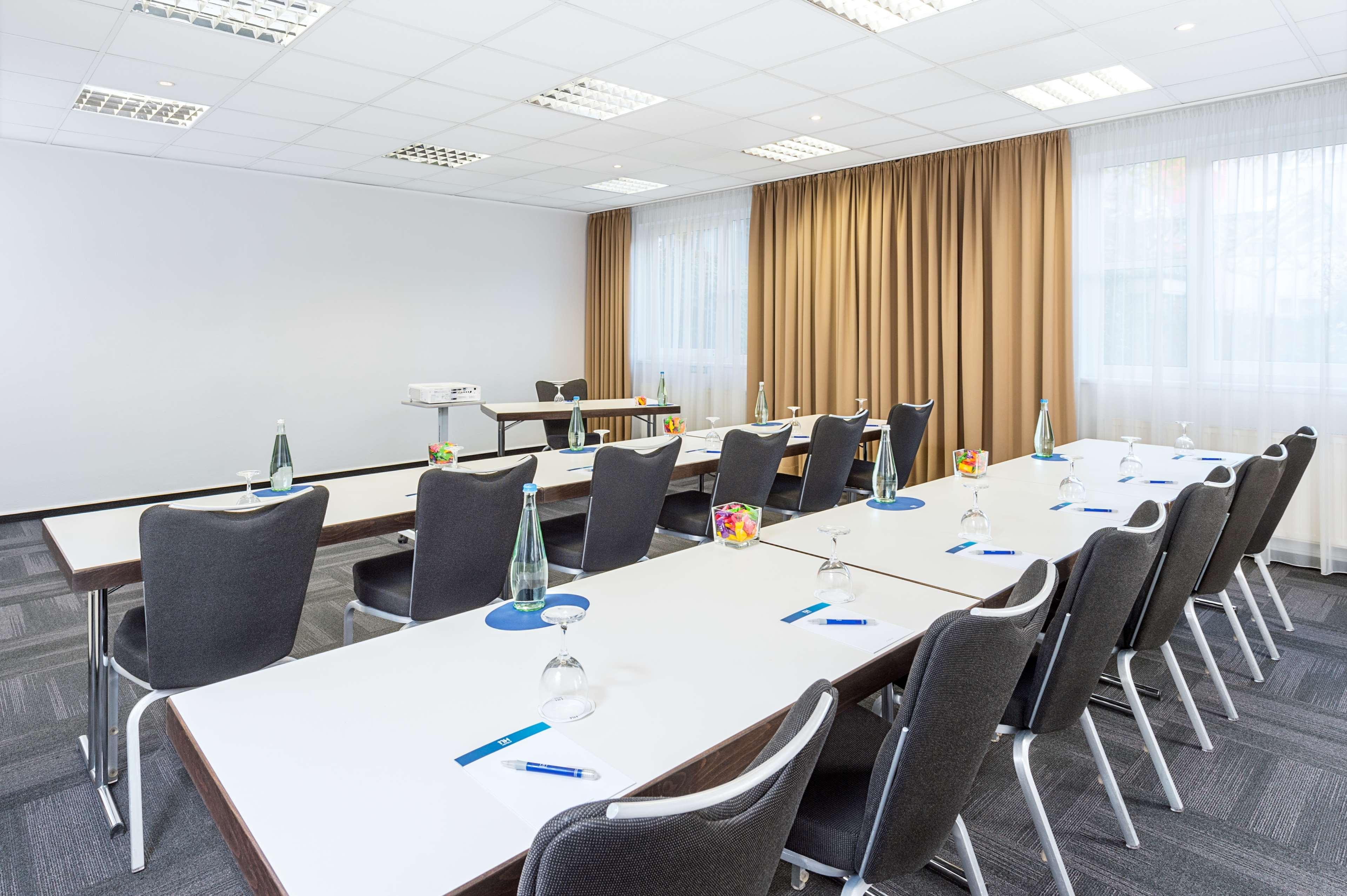 Nh Muenchen Messe Hotel Ngoại thất bức ảnh