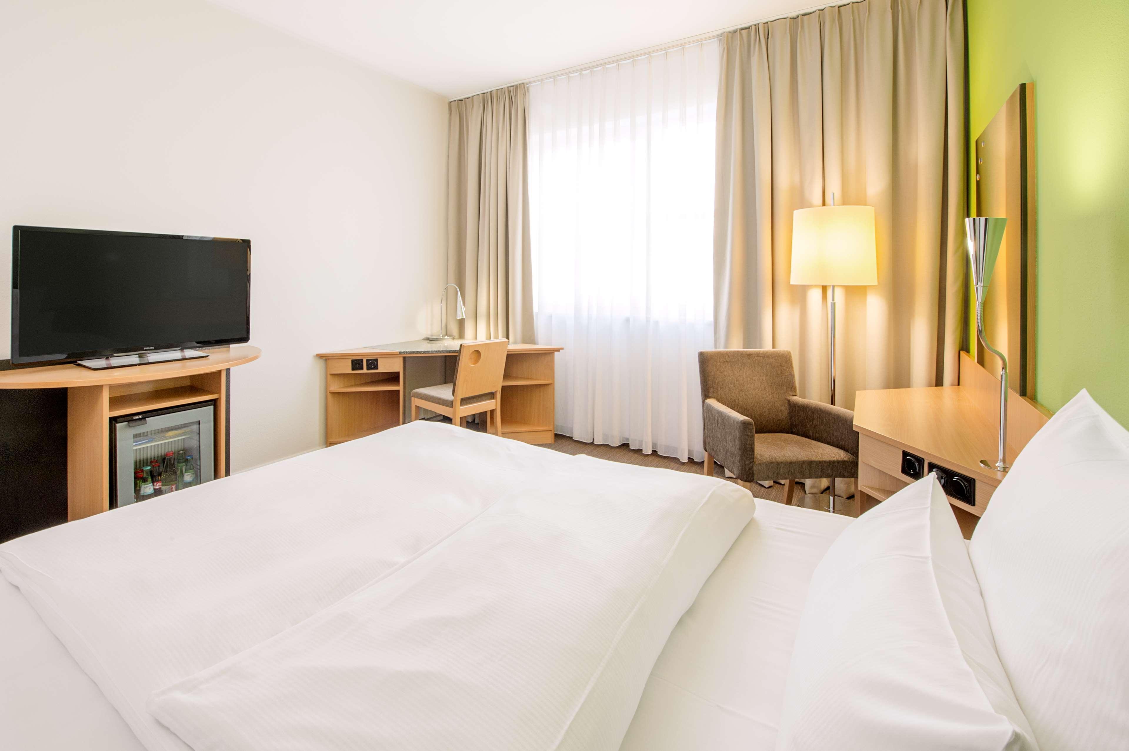 Nh Muenchen Messe Hotel Ngoại thất bức ảnh