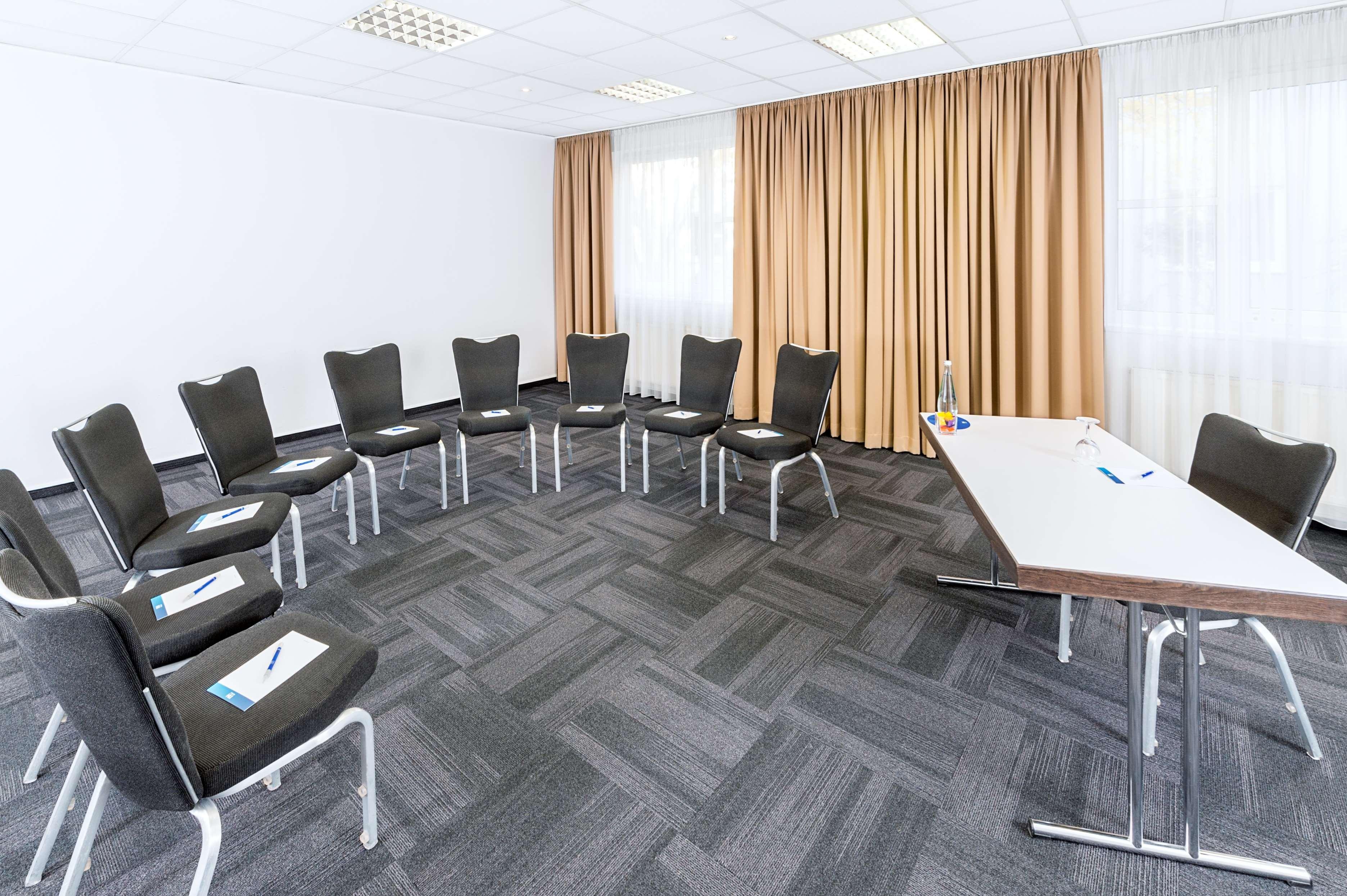 Nh Muenchen Messe Hotel Ngoại thất bức ảnh
