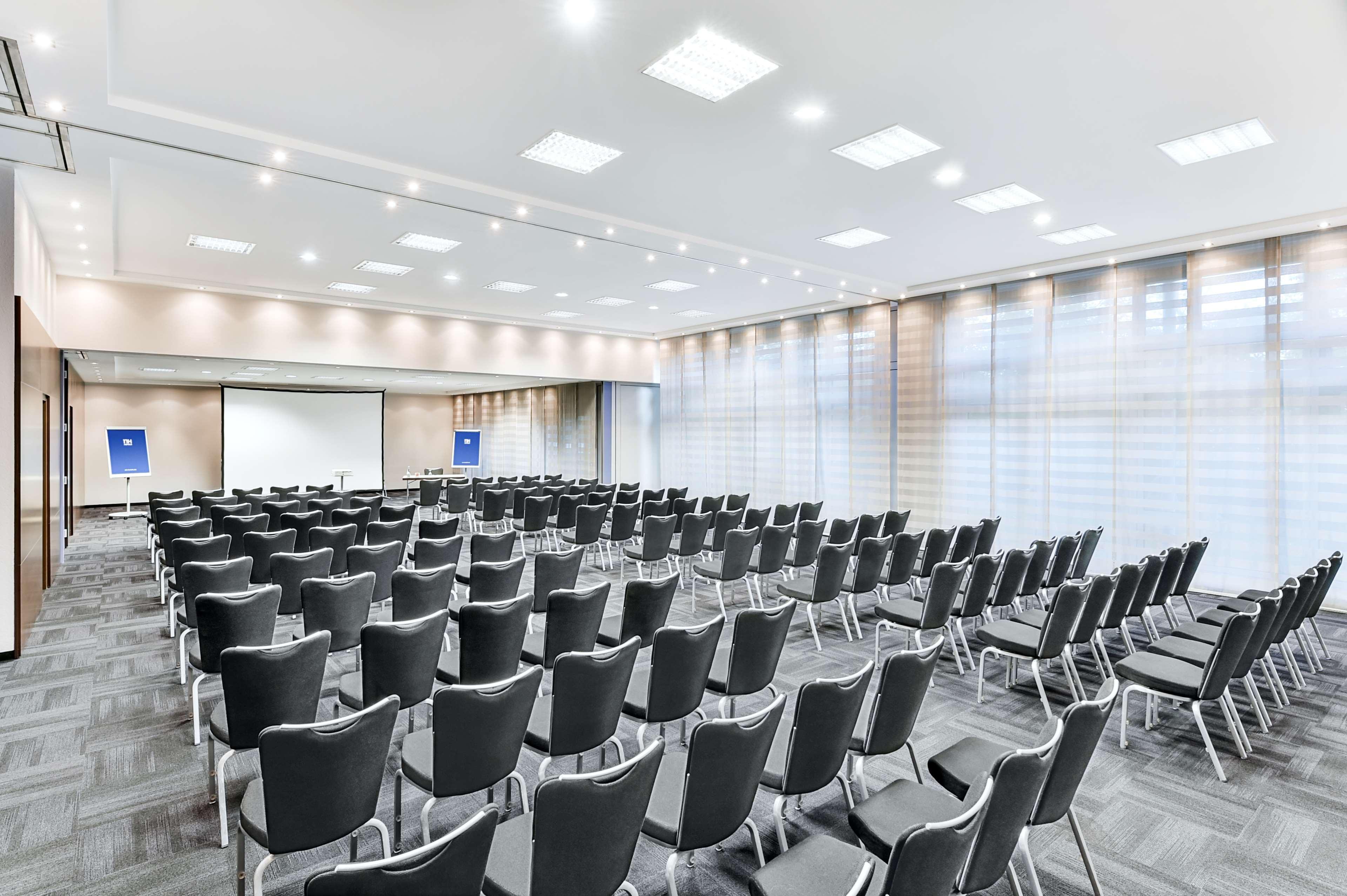 Nh Muenchen Messe Hotel Ngoại thất bức ảnh