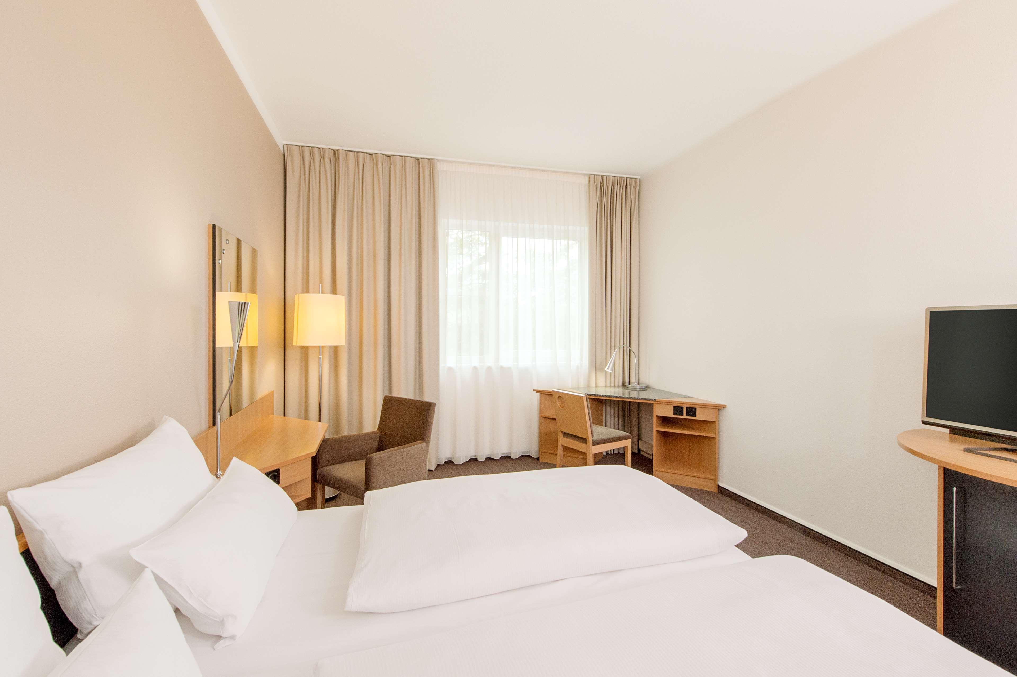 Nh Muenchen Messe Hotel Ngoại thất bức ảnh