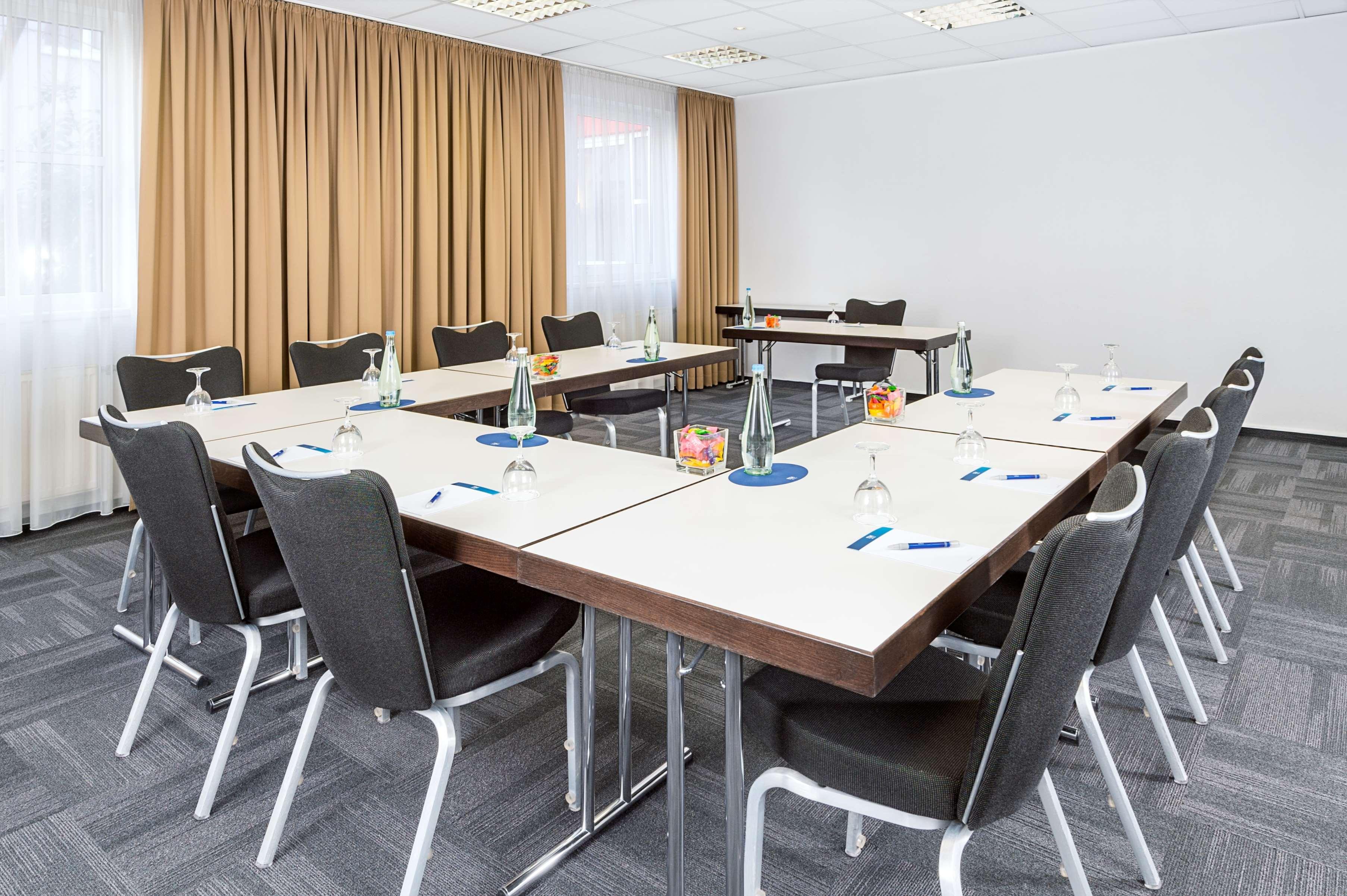 Nh Muenchen Messe Hotel Ngoại thất bức ảnh