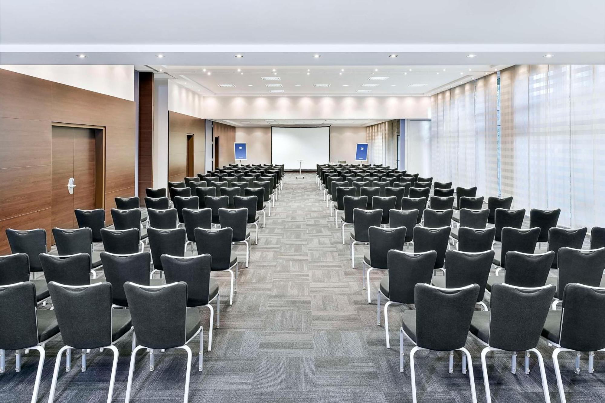Nh Muenchen Messe Hotel Ngoại thất bức ảnh