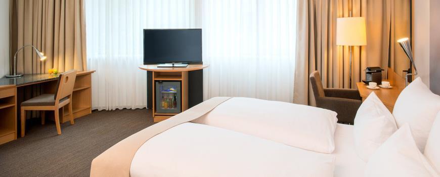 Nh Muenchen Messe Hotel Ngoại thất bức ảnh